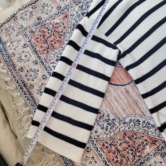 DEMYLEE | 100% cotton Striped Floral Embellished Thick Knit 3/4 Sleeve Sweater - Picture 8 of 9